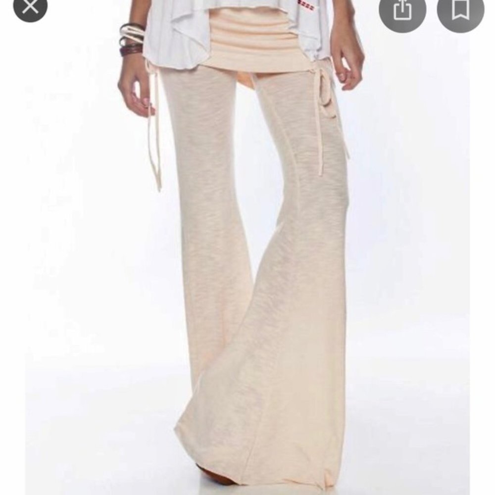 Peace Love World woman’s pants set retail 128$ - Picture 4 of 5